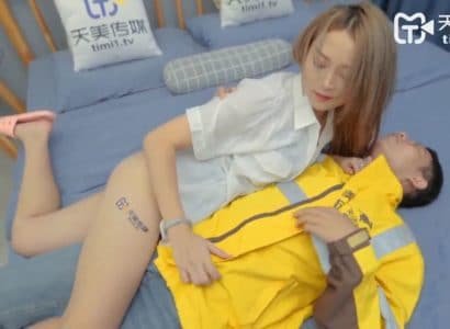 Anh shipper và em gái xinh đẹp đã có một cuộc địt nhau rất thú vị
